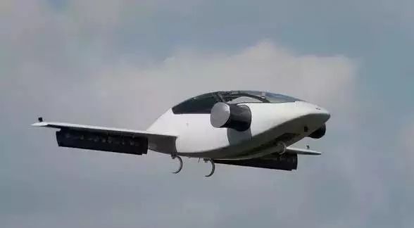 德公司“飞行德士”完成测试 拟2025年投入运行