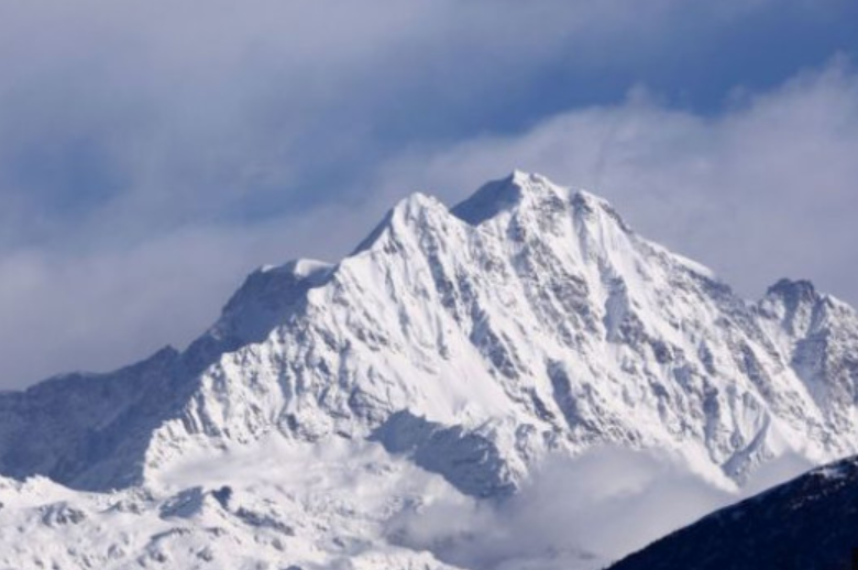 喜马拉雅山出攀峰意外:登山团失踪 8人生死未卜