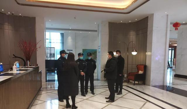 在抗击疫情的征程中323.png