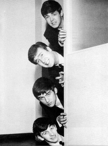 topple-tower-the-beatles-33724044-369-500.jpg