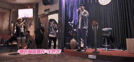 6cf0c6c12ca740f8b8295324ed613276.gif
