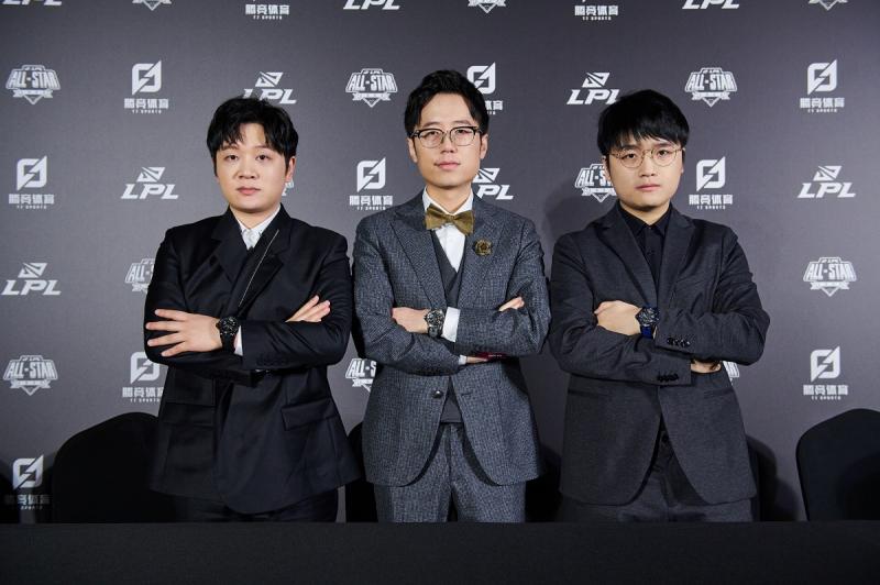三位名人堂加冕成员佩戴Roger Dubuis罗杰杜彼Excalibur Huracán腕表.jpg