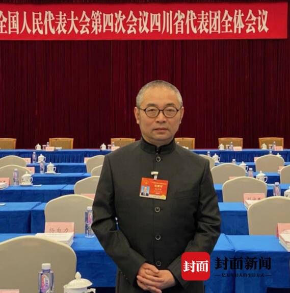 人大代表1.jpg