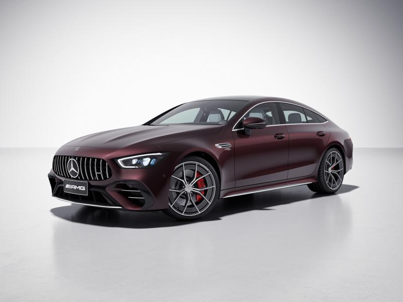 19.新一代梅赛德斯-AMG GT 50 4MATIC 四门跑车特别版车身独有碧玺红色漆面和21英寸AMG双五辐锻造轮毂，进一步拓展个性化魅力.jpg