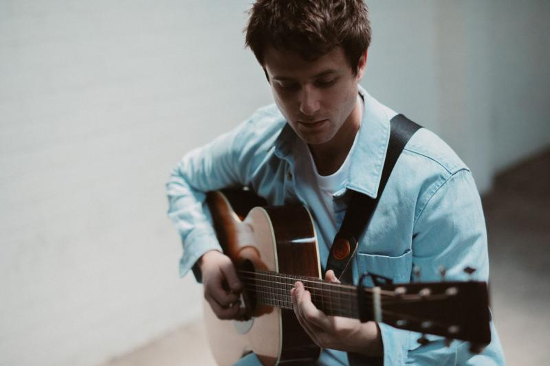 alec_benjamin-4-30-2021-Corden-Performance-9418小图.jpg