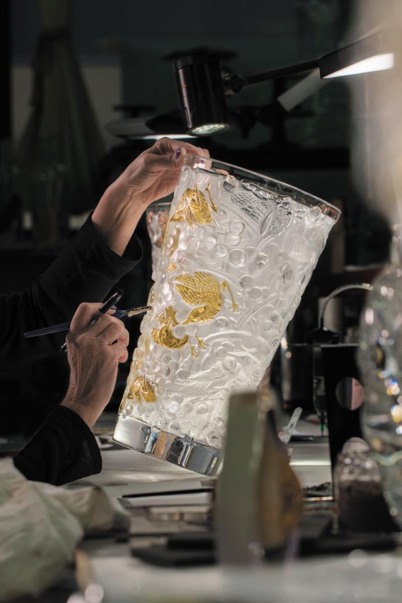 gold stamping process-Merles&Raisins vase-Lalique factory Â© SÃ©quences Studio Large.jpeg