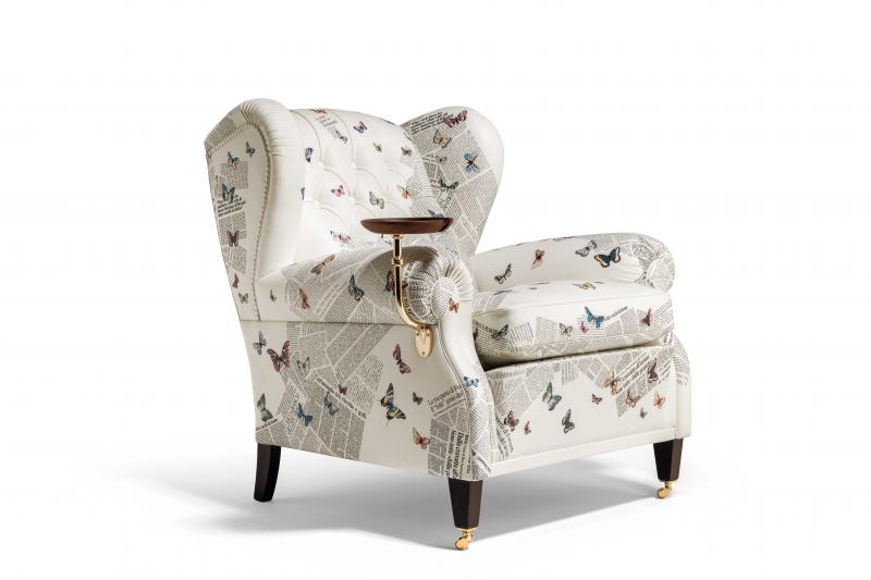 Fornasetti x Poltrona Frau 2025年特别款1919扶手椅与Isidoro酒柜（1）.jpg