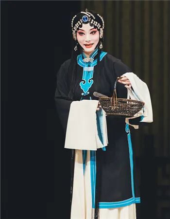 红鬃烈马6.jpg
