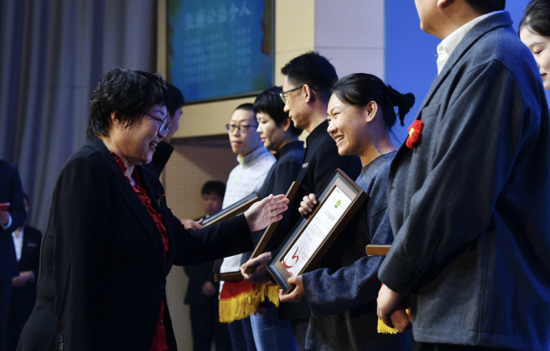 1761909155578306.png 截屏2025-10-31 19.10.12.png