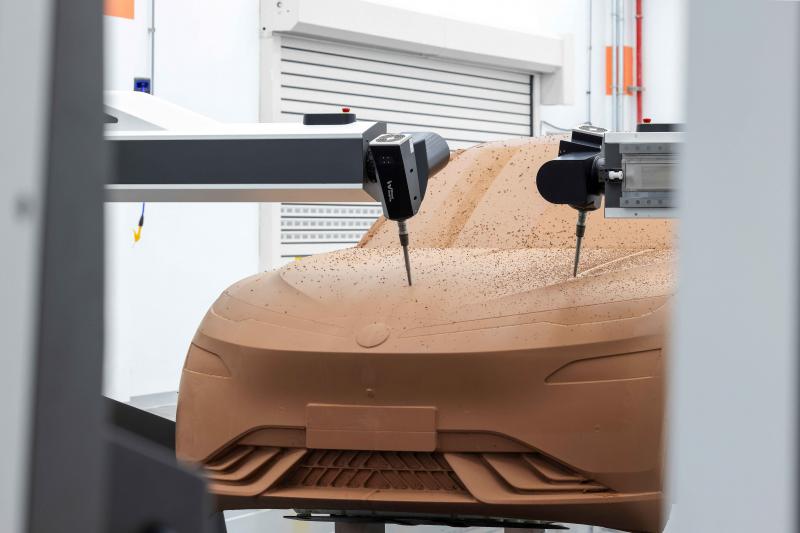 1764059534152662.jpg 新闻稿配图-Clay Model Workshop,打造ID. EVO的实体模型.jpg