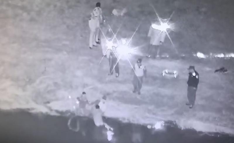 1764732945227580.jpg 男子跳河.jpg