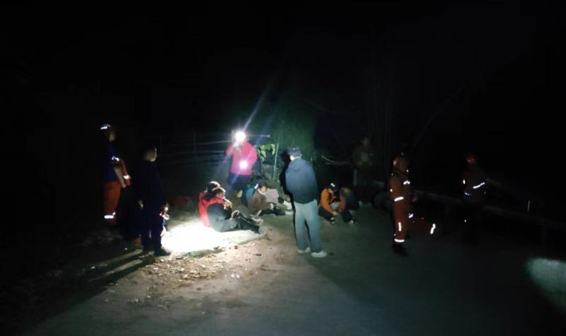 1765430651926457.jpg 户外徒步.jpg