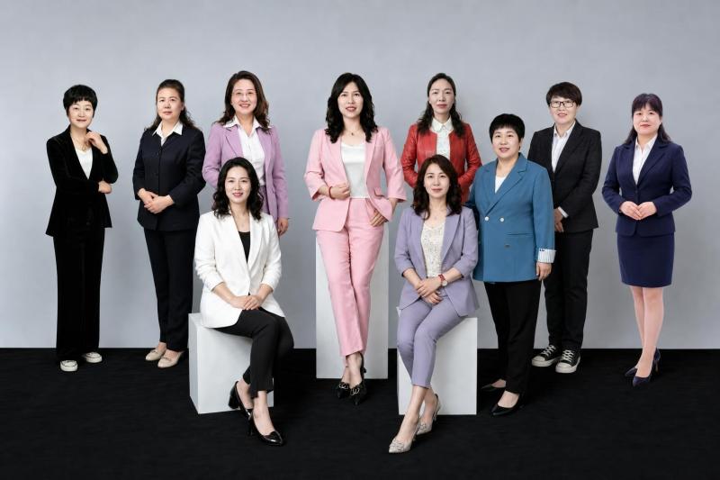 1784087821395860.jpg 2--志欣部高级经理姚春丽及团队.jpg