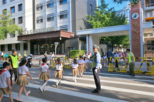 1788228156749846.jpg 开学首日2.jpg