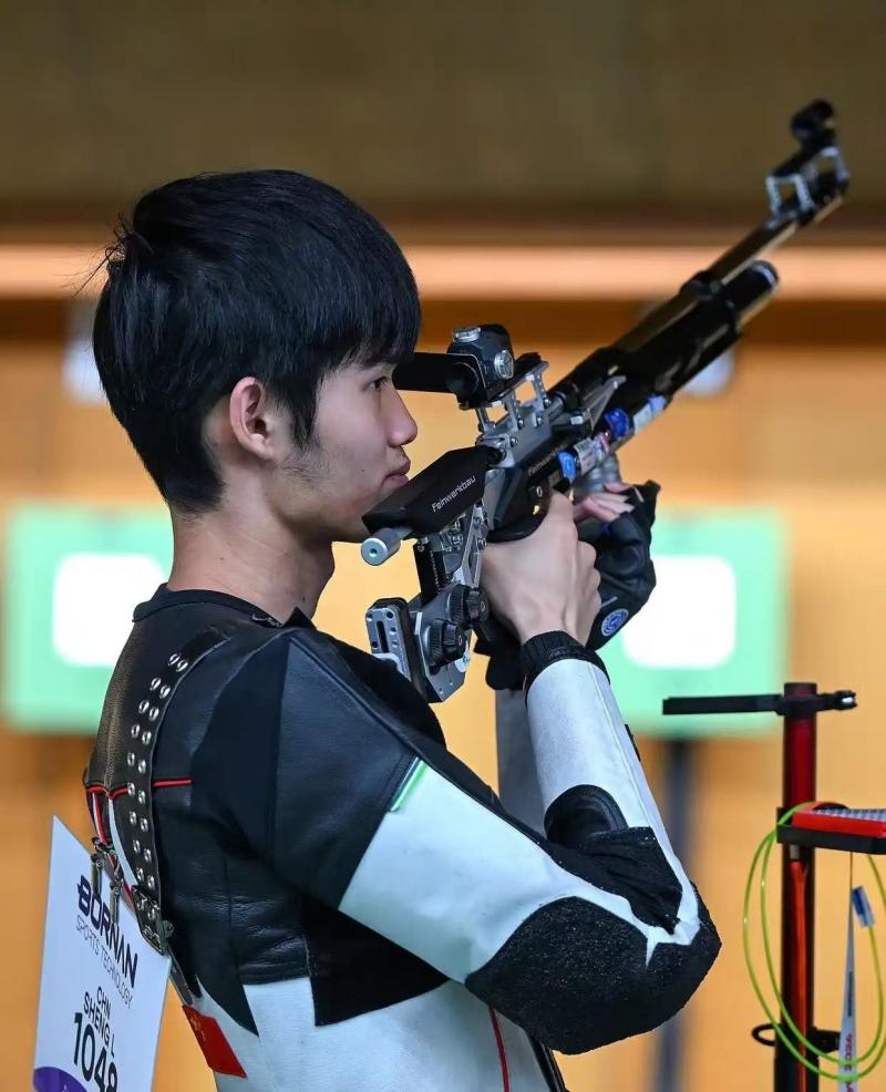 盛李豪.jpg