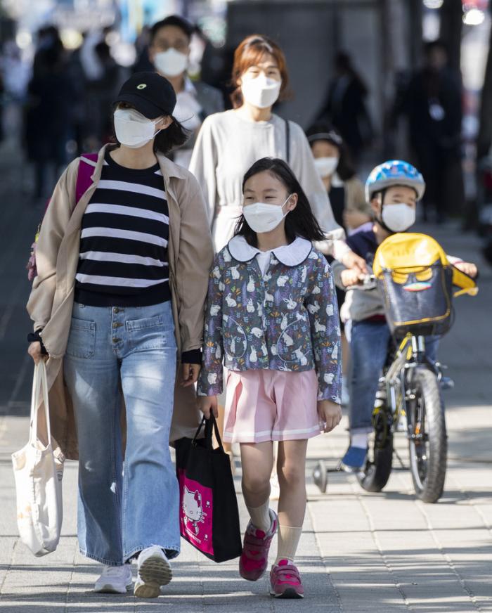 视界| 韩国高二及以下部分年级学生返校复课