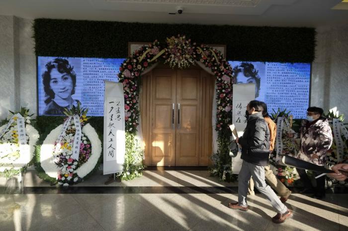 11月27日上午,我国著名舞蹈表演艺术家,教育家陈爱莲先生的遗体告别