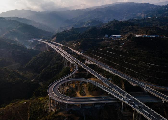 视窗|云南省16个州市全部通高速公路