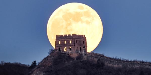 星空相册｜2026年首个超级月亮现身天宇