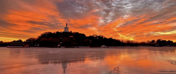 美丽北京｜朝霞染京城 白塔映焰霞