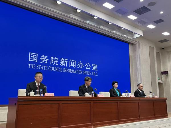 如何平衡人工智能发展可能带来的失业问题？工信部副部长张云明回应