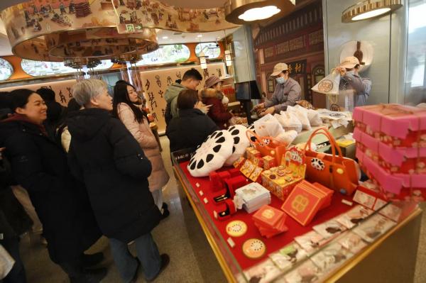 考察回访｜总书记买过的“三件套”成爆款，稻香村加紧补货