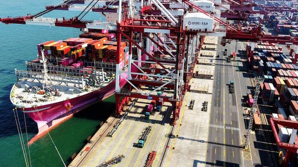 今年一季度，我国货物进出口11.84万亿元