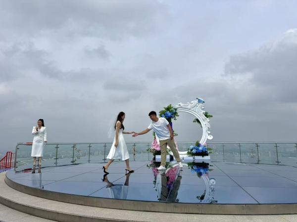 视点｜丰台丽泽打造云端花海浪漫颁证新场景