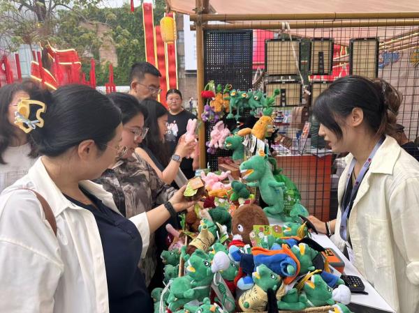 半两财经｜每花10元，6元买“体验”：北京消费转型的四大新方向